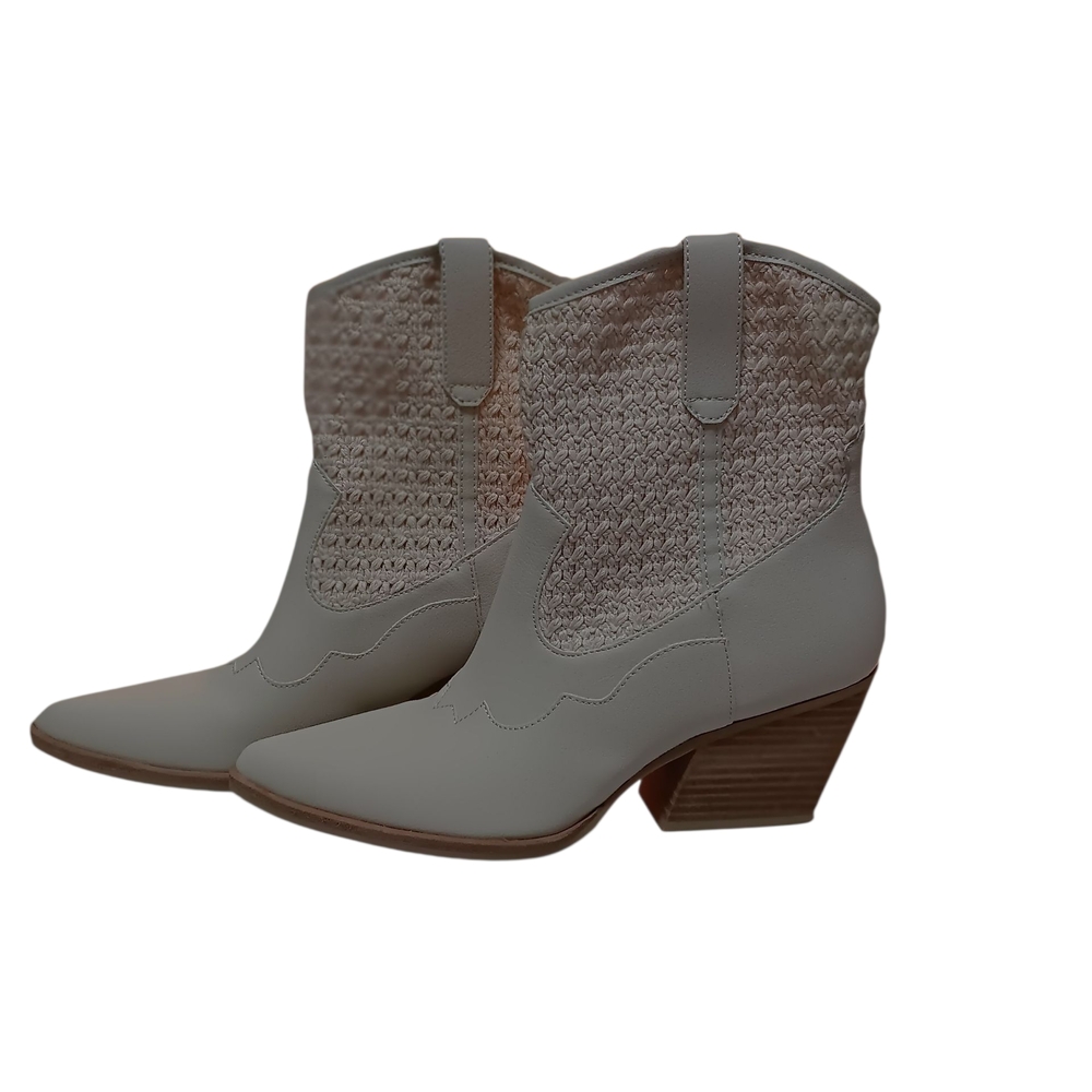 ๐ซ Dolce Vita Cream Ankle Wedge Boots ๐ค - Picture 2 of 6